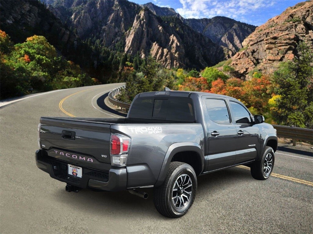 2023 Toyota Tacoma TRD Off-Road photo 2