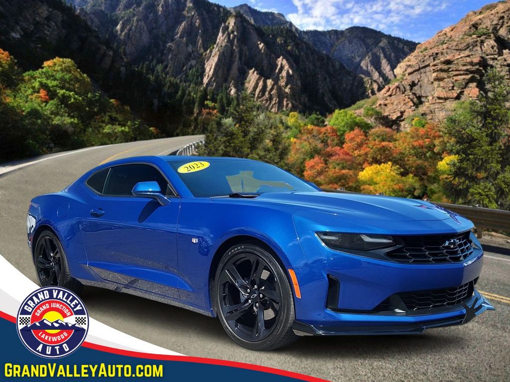 2023 Chevrolet Camaro 2.0 1LT's photo