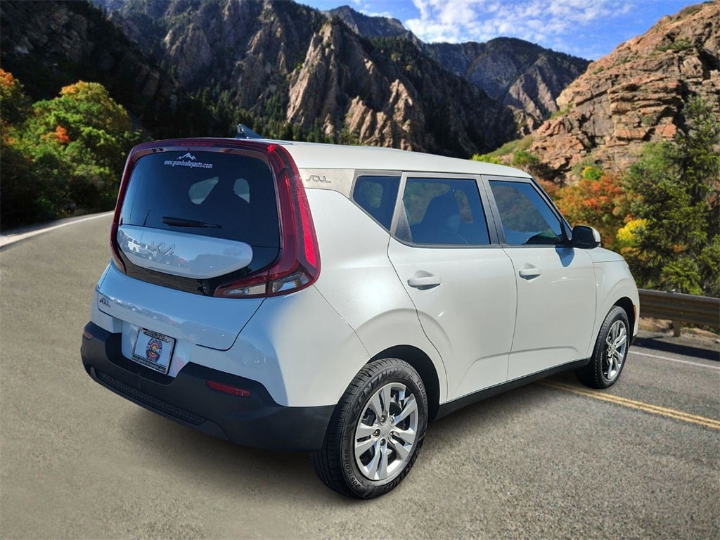 Used 2022 Kia Soul LX Hatchback