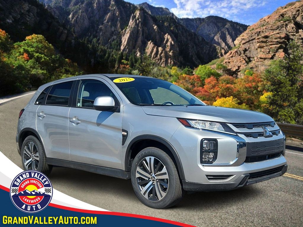 2025 Mitsubishi Outlander Sport 2.0 ES AWC CVT's photo