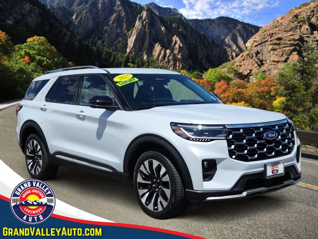 2025 Ford Explorer Platinum 4WD (PL535)'s photo