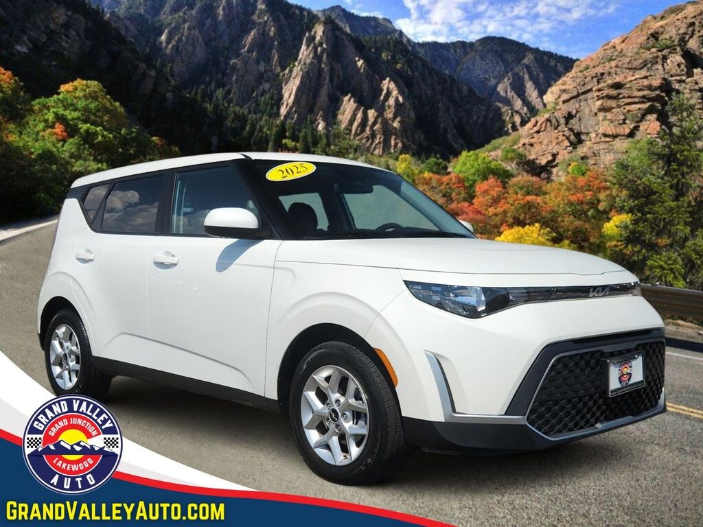 Used 2025 Kia Soul LX Hatchback