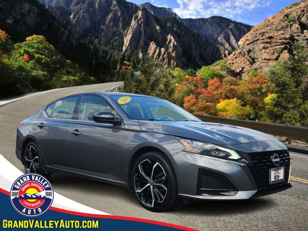 Used 2025 Nissan Altima 2.5 SR Sedan