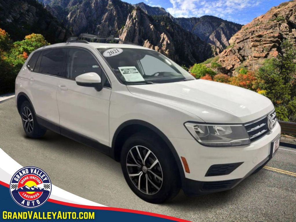 Pure White 2021 Volkswagen Tiguan SUV / Crossover Front-Wheel Drive 8-Speed Automatic