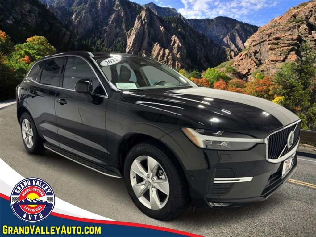 Used 2022 Volvo XC60 B5 Momentum SUV
