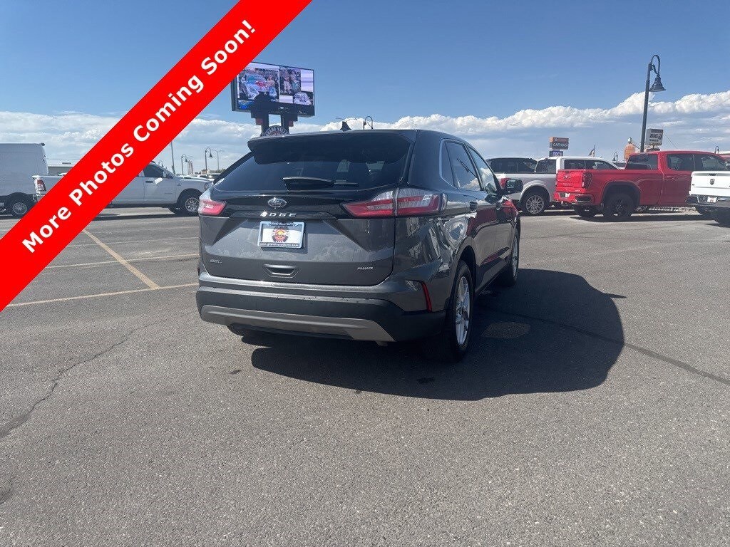 2024 Ford Edge SEL photo 2