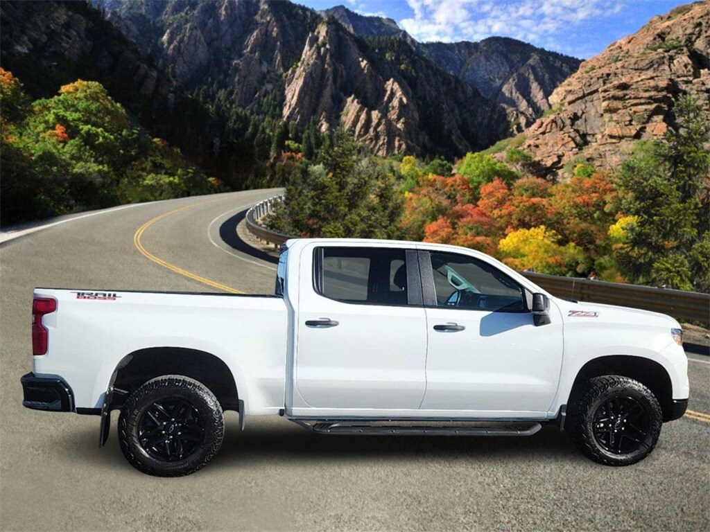 2024 Chevrolet Silverado 1500 Custom Trail Boss photo 2