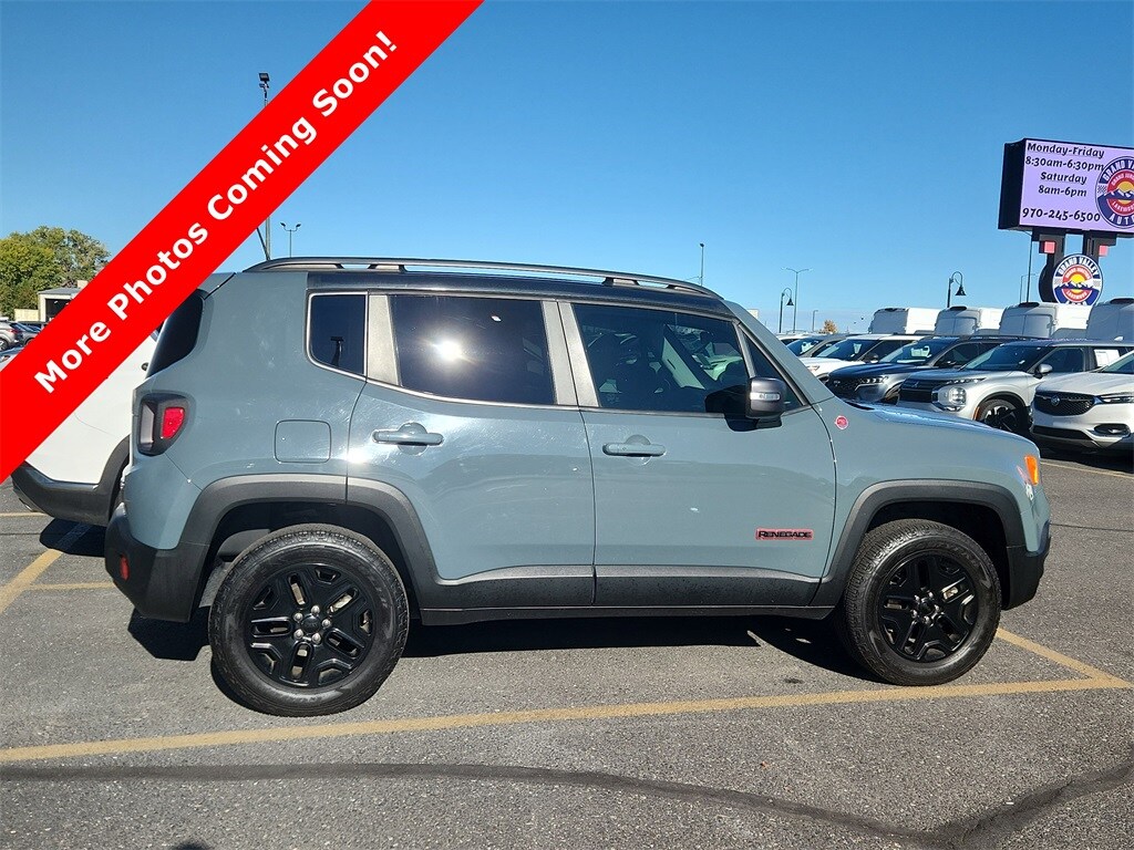 2018 Jeep Renegade Trailhawk photo 2