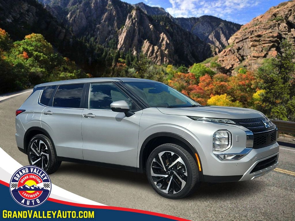 2024 Mitsubishi Outlander SE