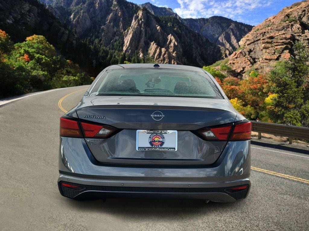 Used 2025 Nissan Altima 2.5 SV Sedan