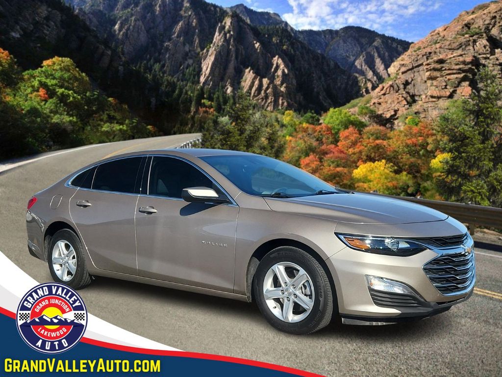 2024 Chevrolet Malibu 1LS's photo