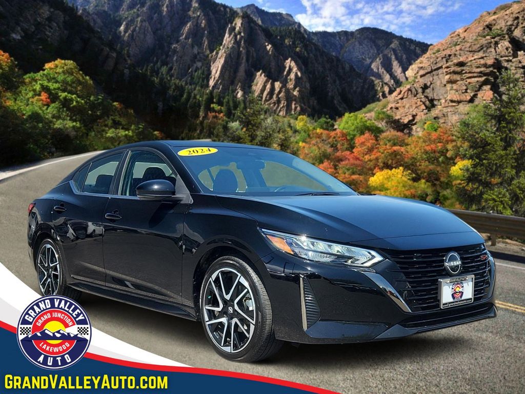 2024 Nissan Sentra SR CVT's photo