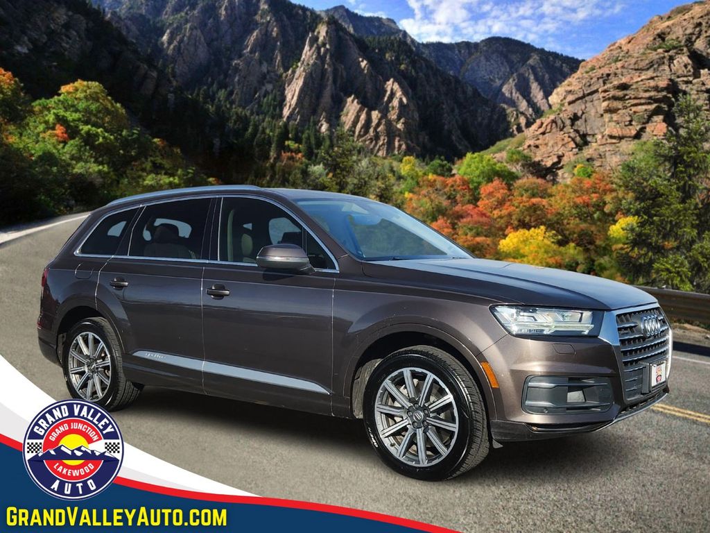 2017 Audi Q7 Premium Plus's photo