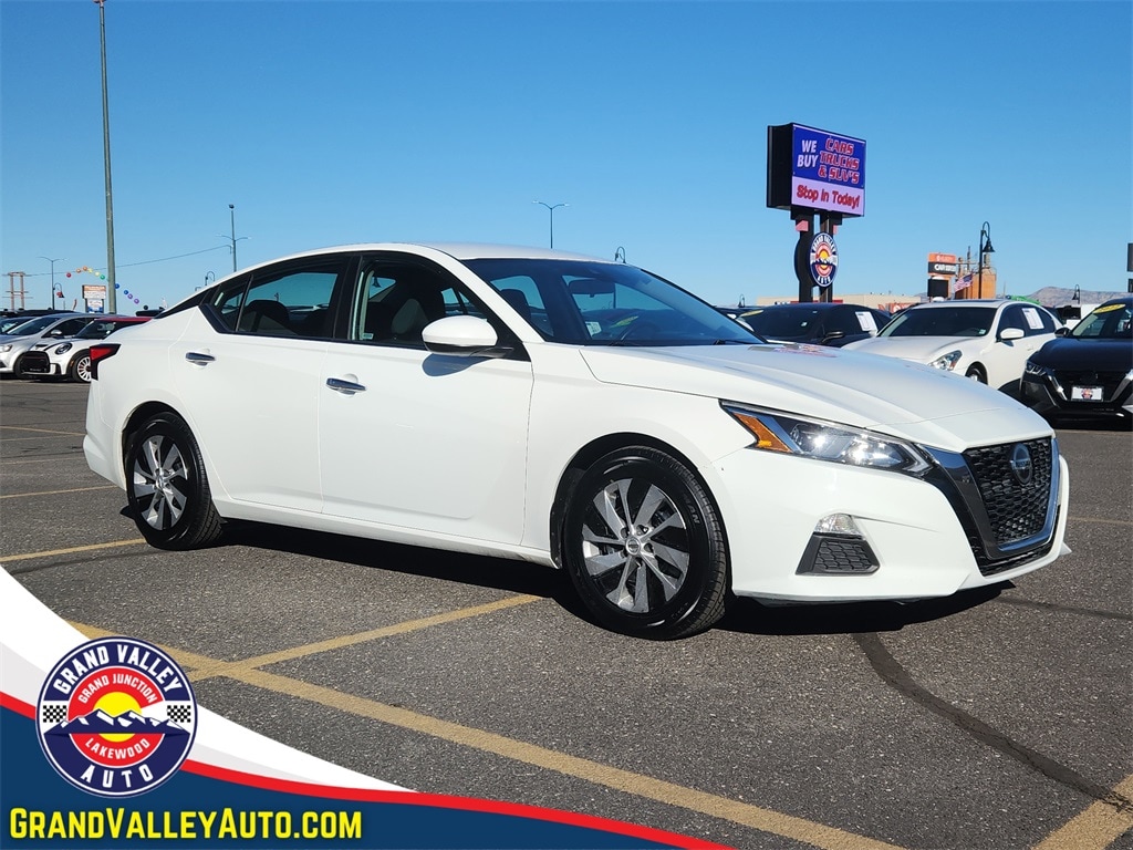 2021 Nissan Altima S's photo