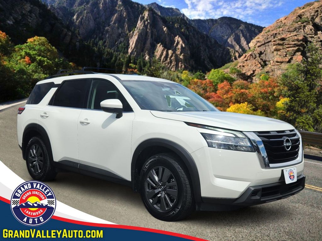 2022 Nissan Pathfinder SV 4WD's photo