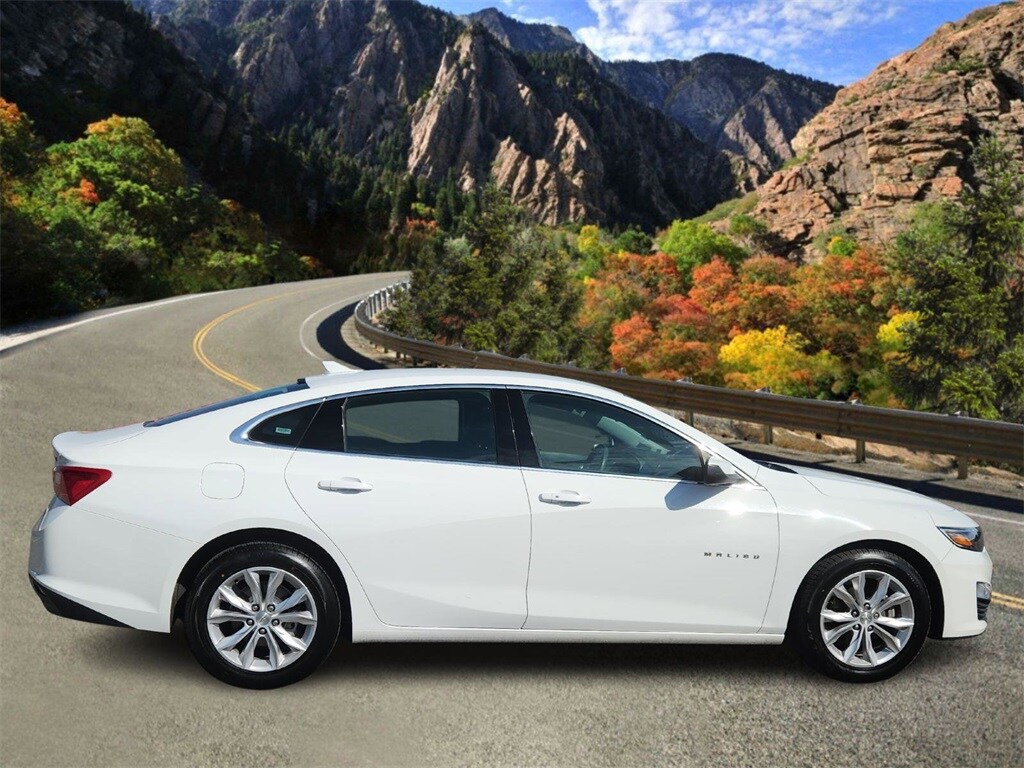 2023 Chevrolet Malibu 1LT photo 2