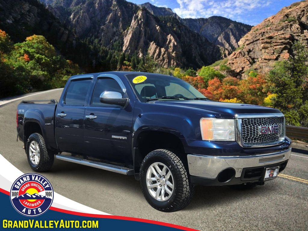 2011 GMC Sierra 4WD Crew Cab SL SWB's photo