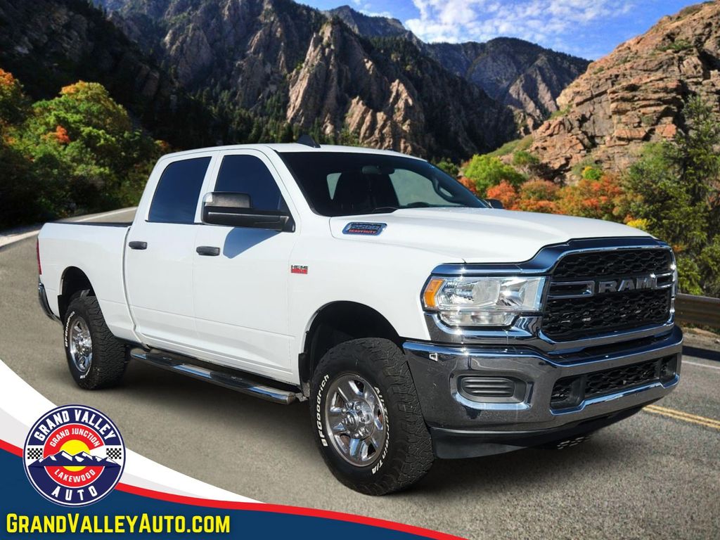 Bright White Clearcoat 2022 RAM 2500 Pickup Truck Four-Wheel Drive 8-Speed Automatic