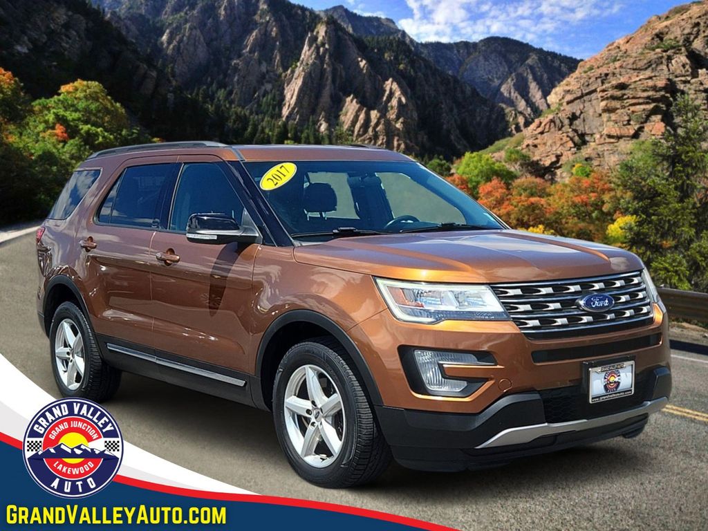 2017 Ford Explorer XLT 4WD's photo