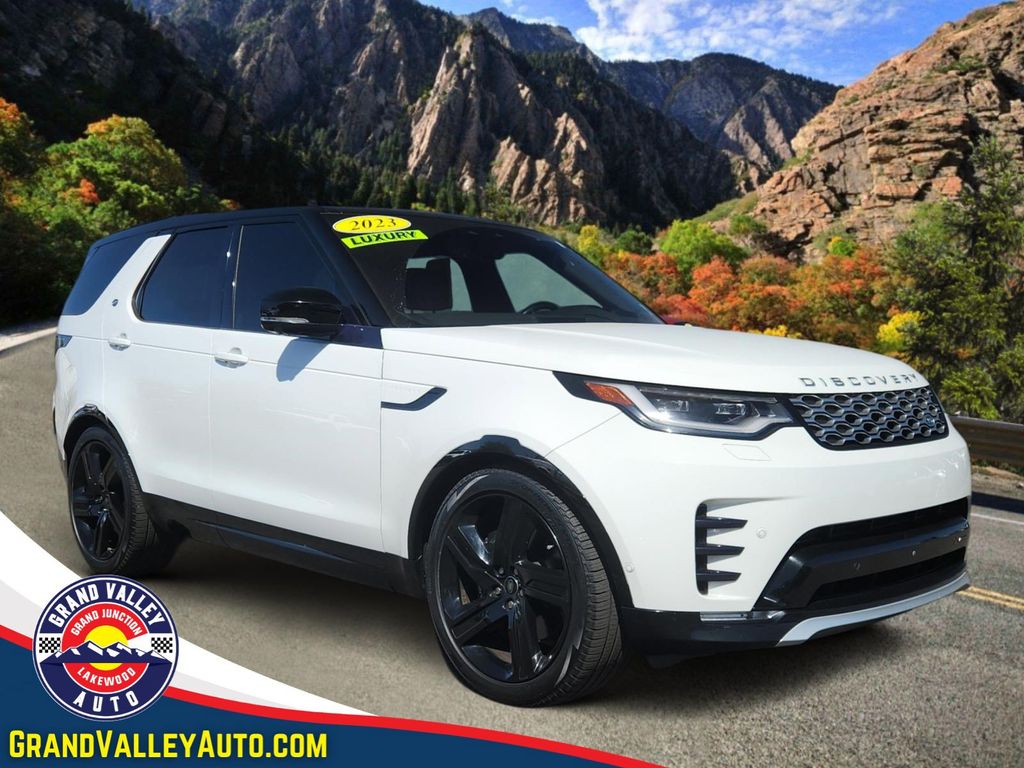 2023 Land Rover Discovery Metropolitan Edition's photo