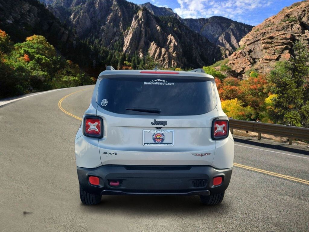 Used 2016 Jeep Renegade Trailhawk SUV