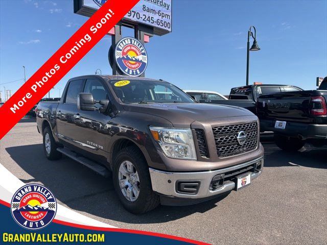 2019 Nissan Titan SV 4X4 Crew Cab's photo