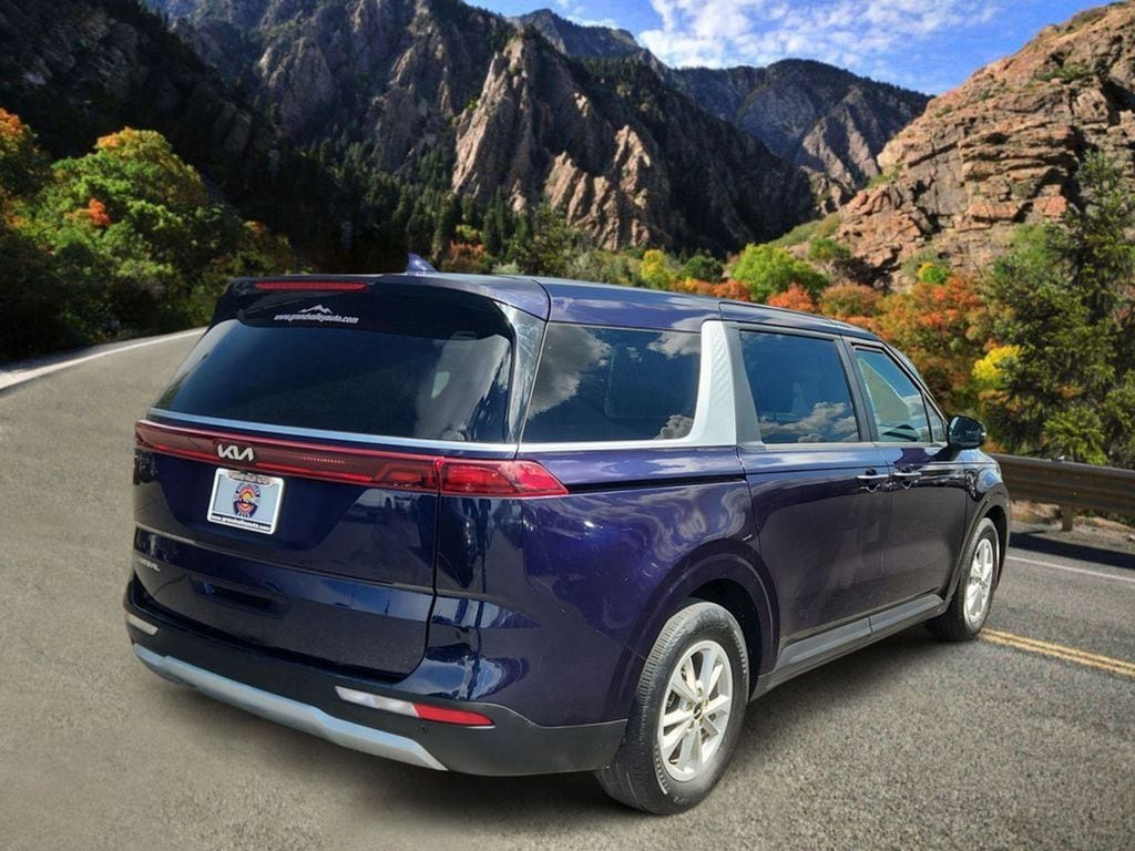 Used 2024 Kia Carnival LX Minivan/Van