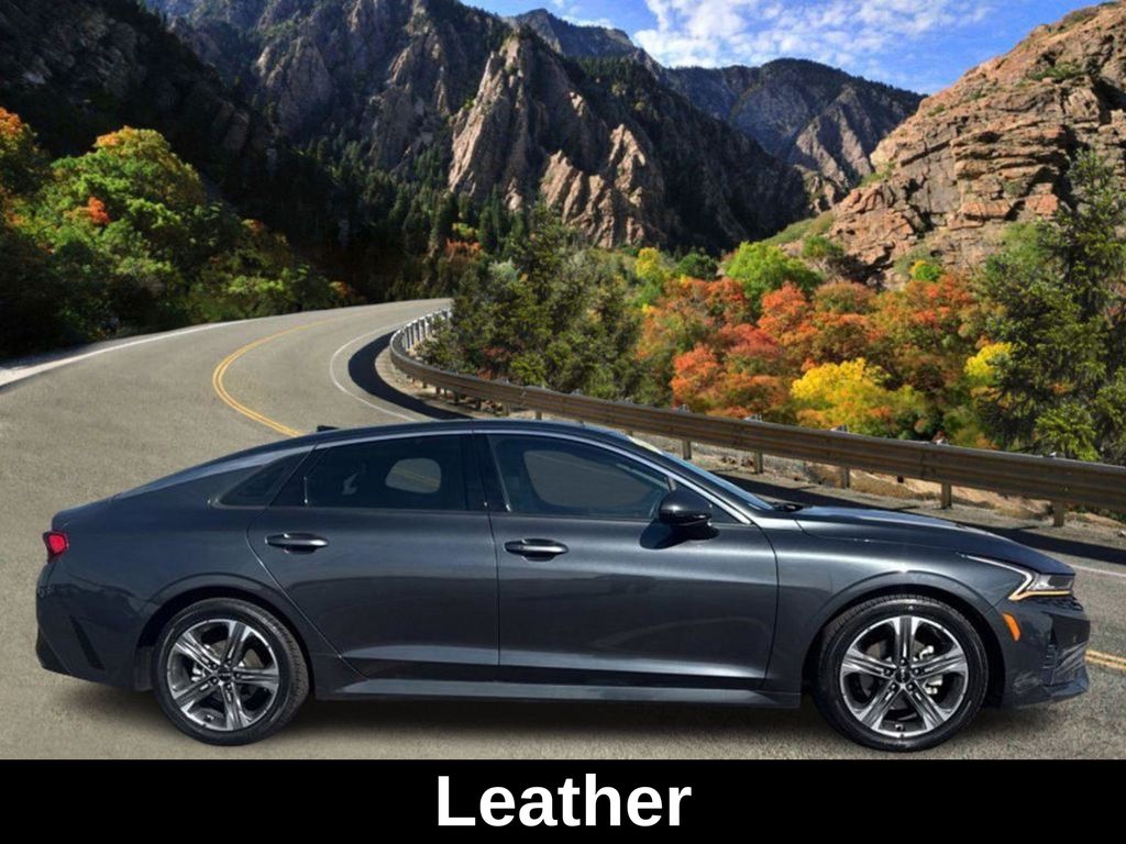 2023 Kia K4 EX photo 2