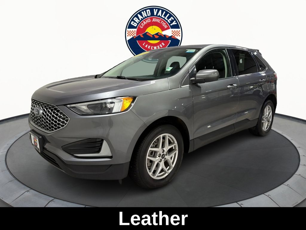 2024 Ford Edge SEL photo 2