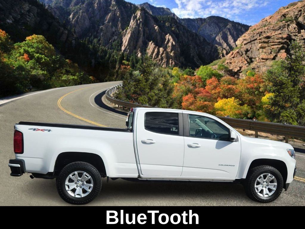 2022 Chevrolet Colorado LT photo 2