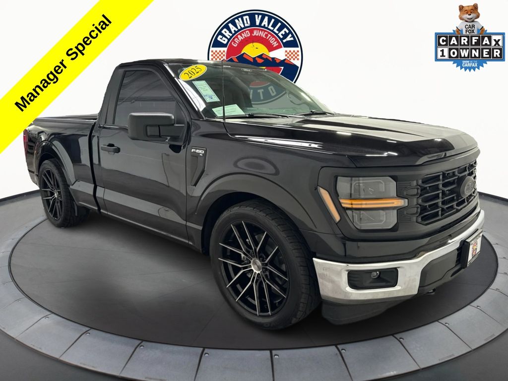 2025 Ford F-150 XL's photo
