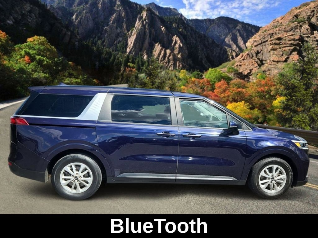 Used 2024 Kia Carnival LX Minivan/Van