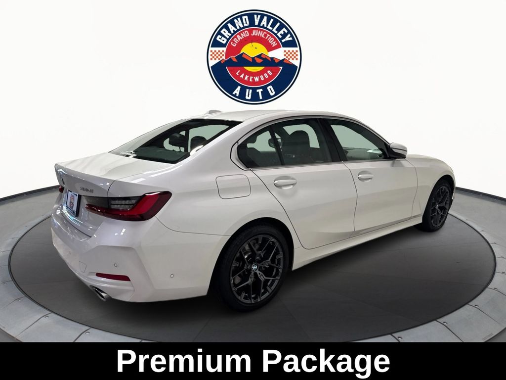 2025 BMW 3 Series 330i - Photo 6