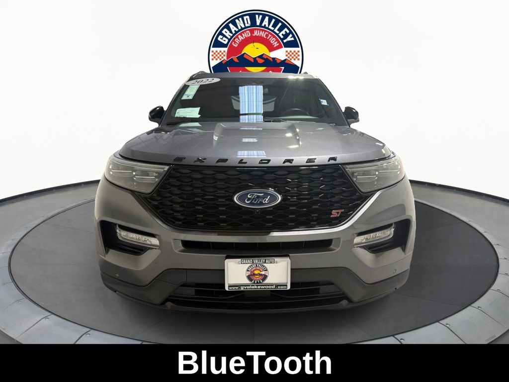 2022 Ford Explorer ST photo 2