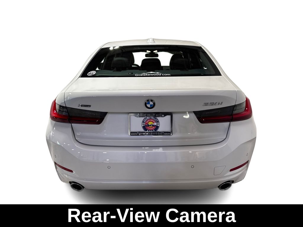 2025 BMW 3 Series 330i - Photo 15