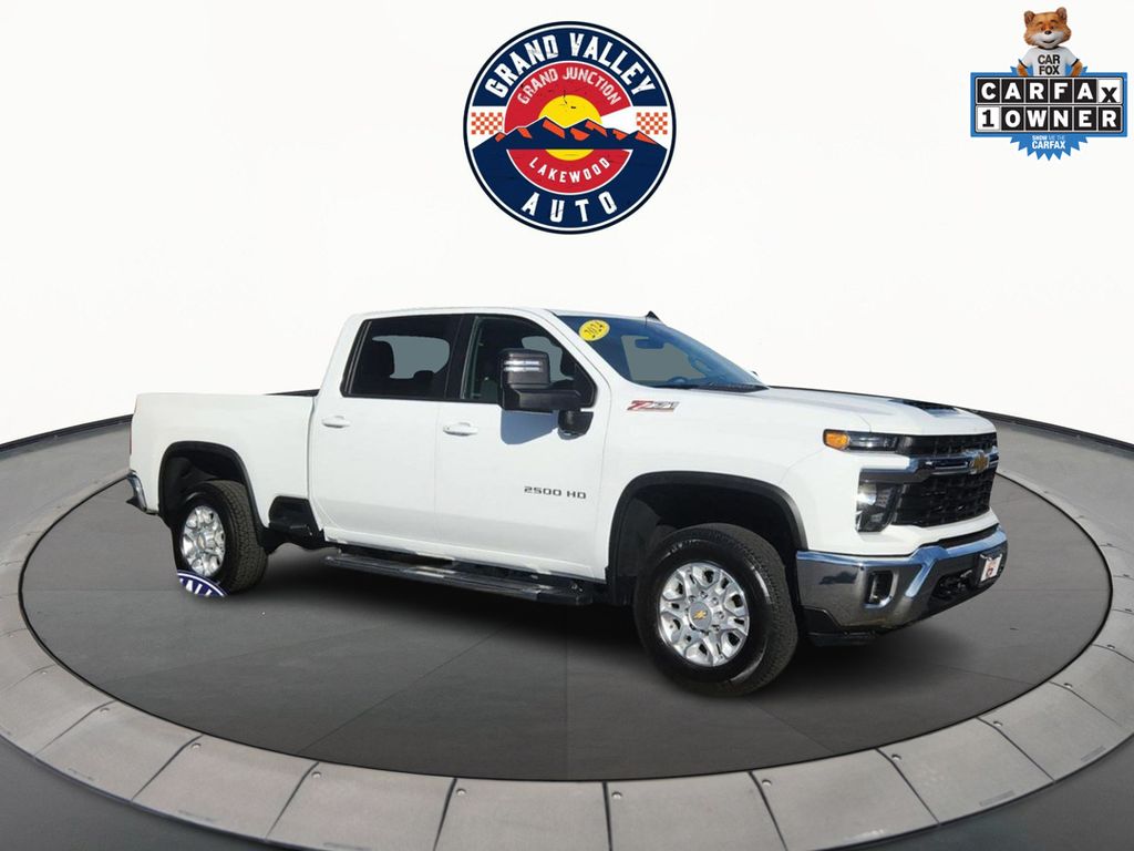 2024 Chevrolet Silverado HD LT 4WD Crew Cab Standard Box's photo