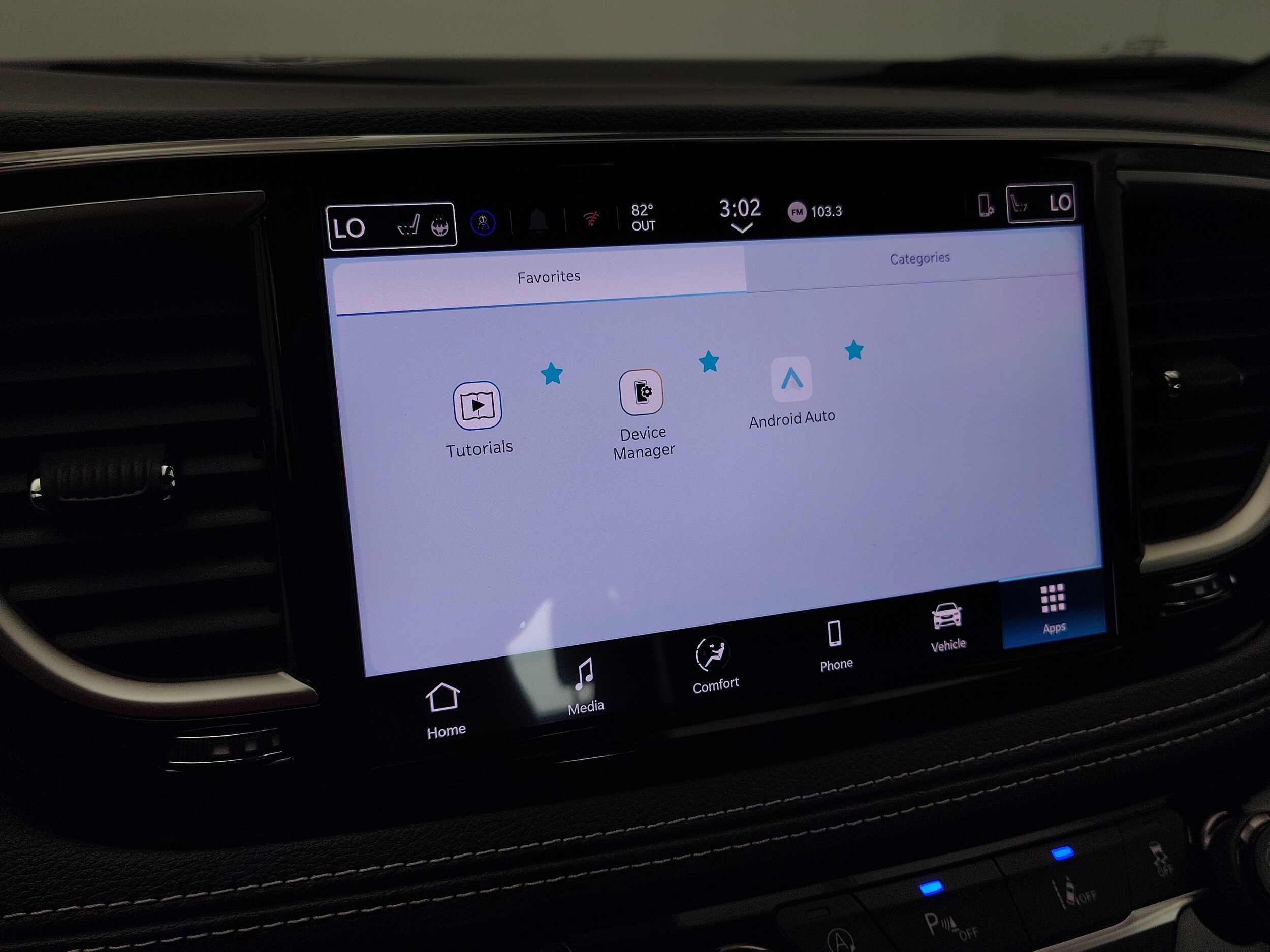 2026 Chrysler Pacifica photo 3