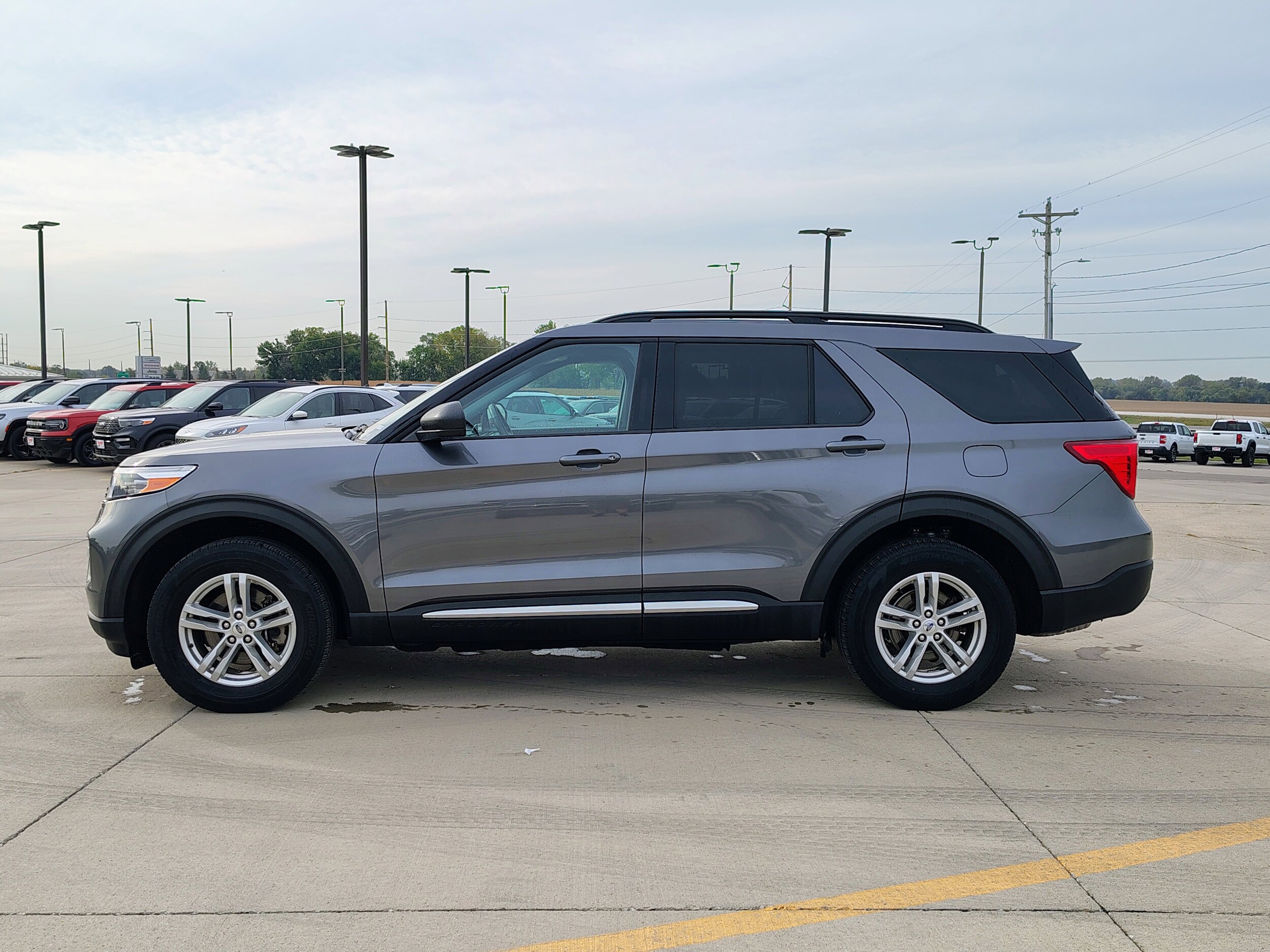 2023 Ford Explorer XLT photo 4