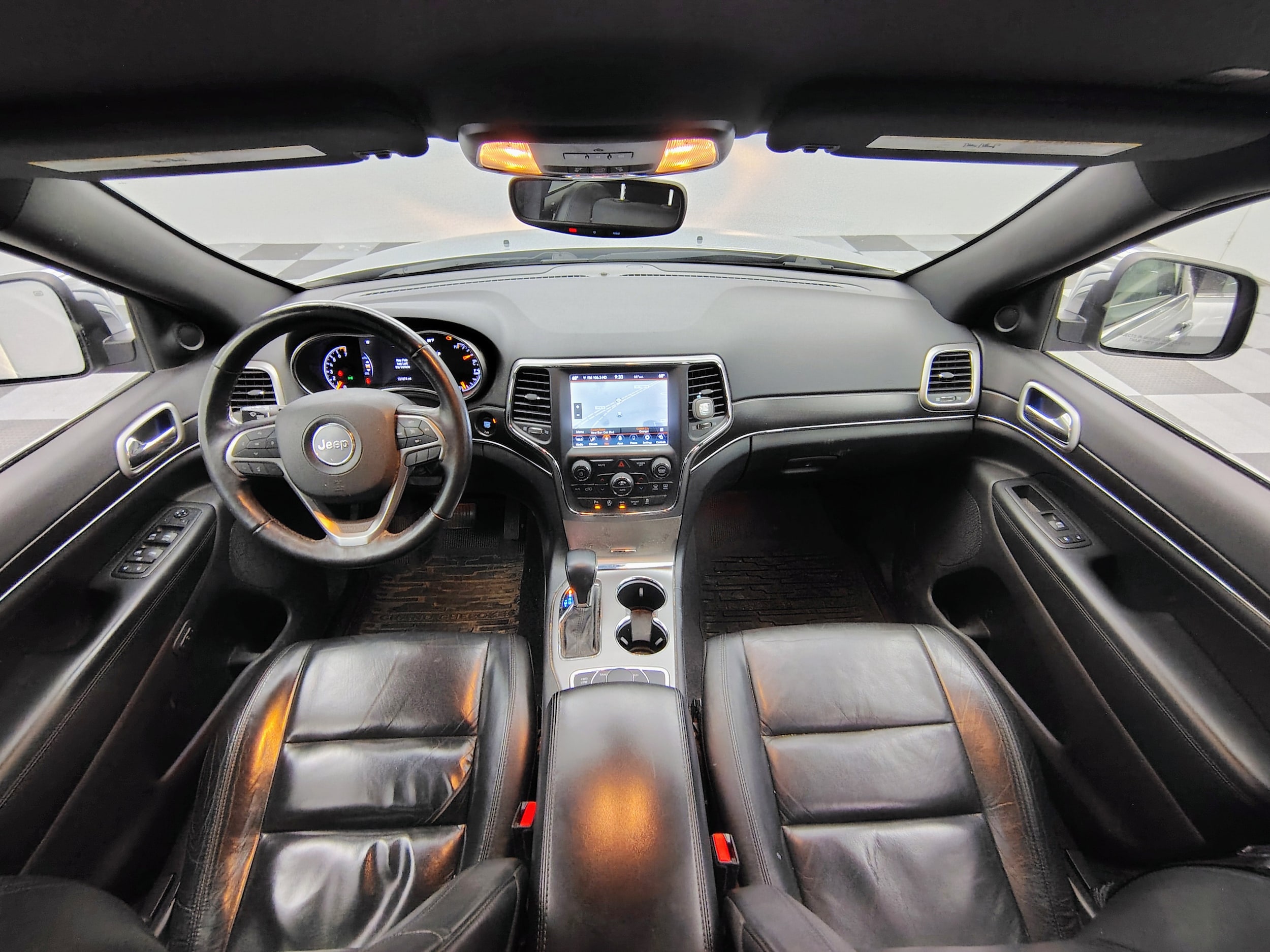 Used 2018 Jeep Grand Cherokee Limited with VIN 1C4RJFBGXJC278292 for sale in Granger, IA