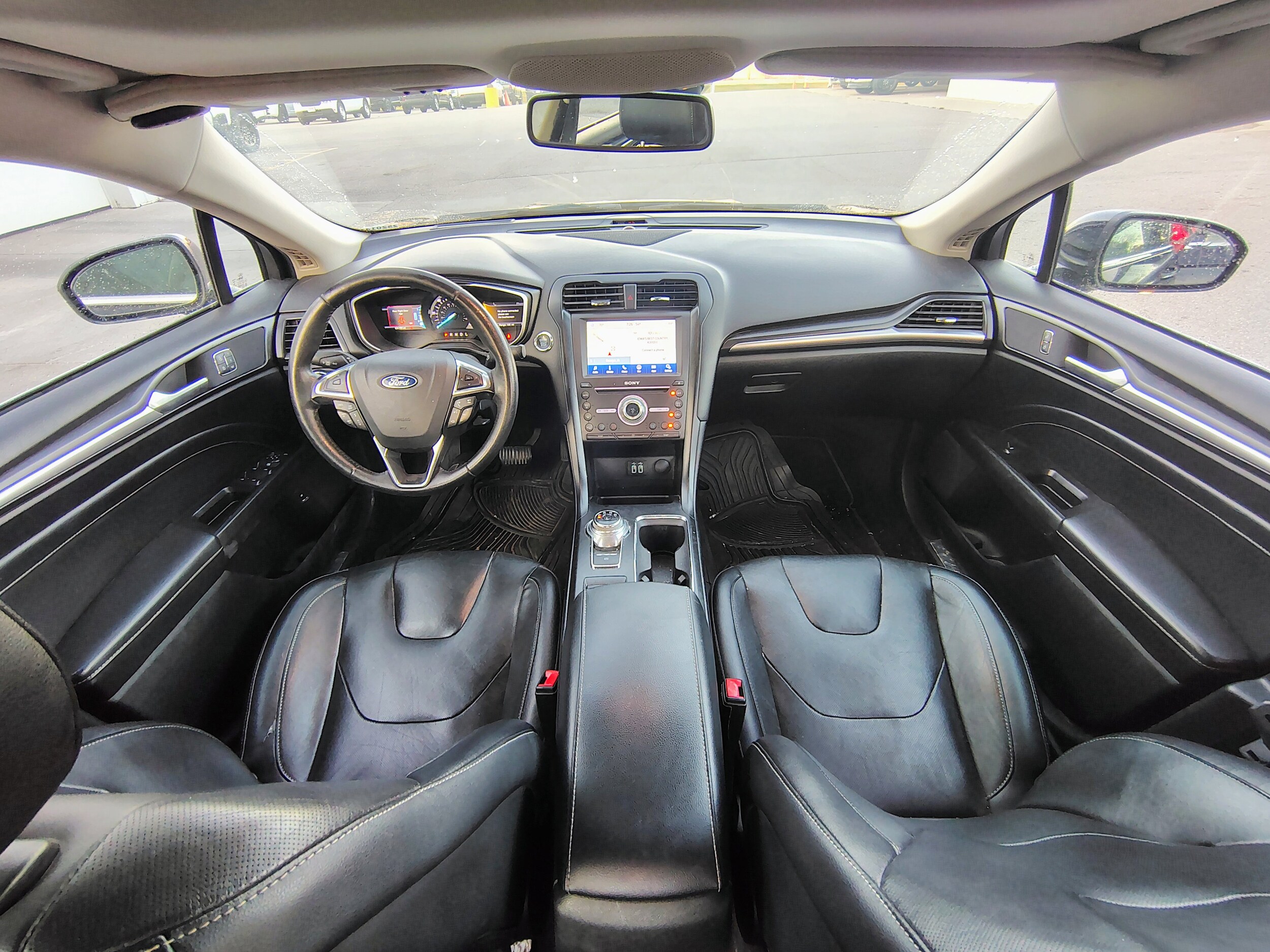 2019 Ford Fusion Hybrid Titanium photo 2