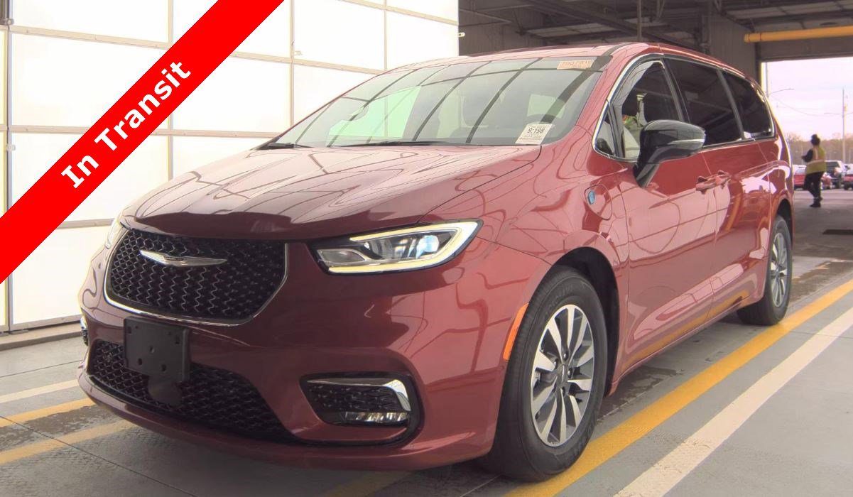 2025 Chrysler Pacifica Hybrid Select PHEV's photo