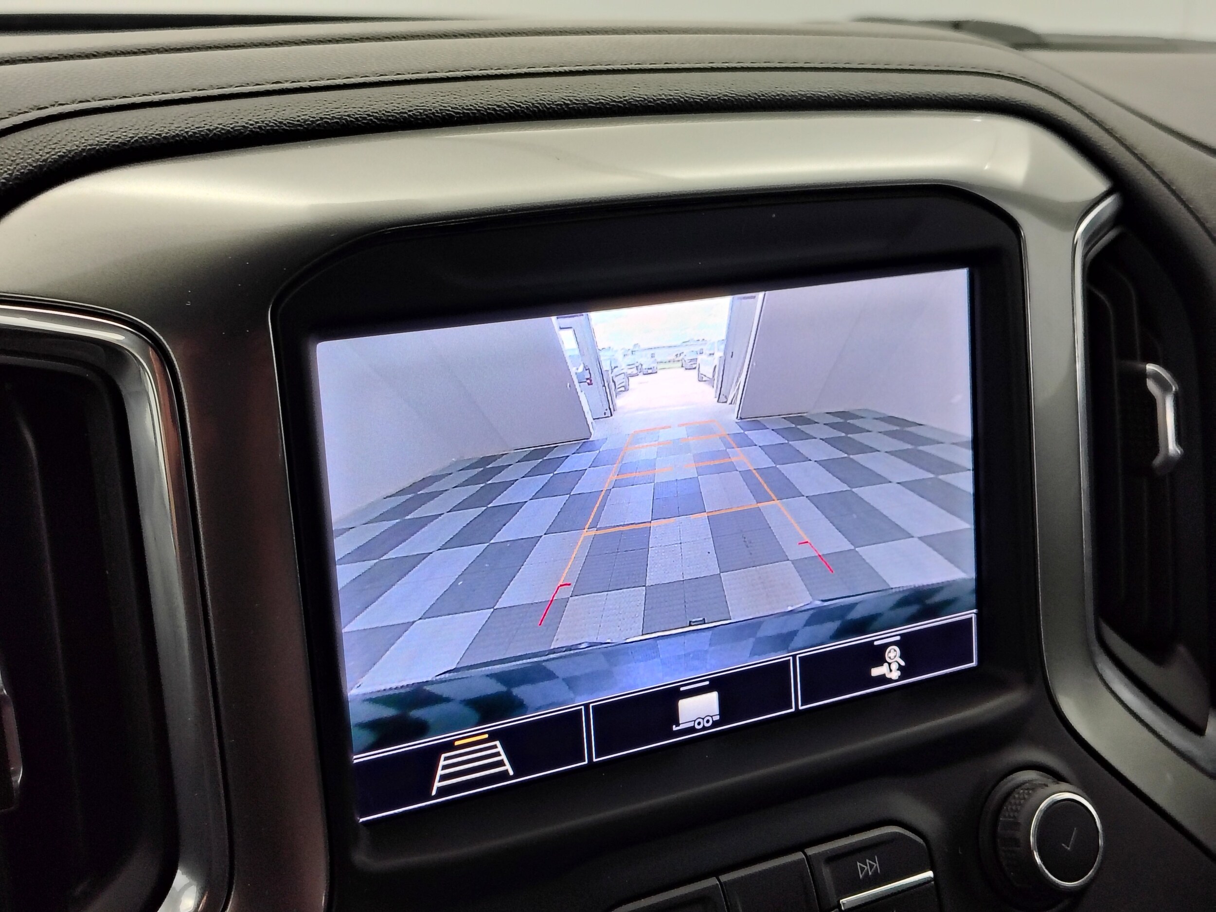 2020 Chevrolet Silverado 1500 LTZ photo 3