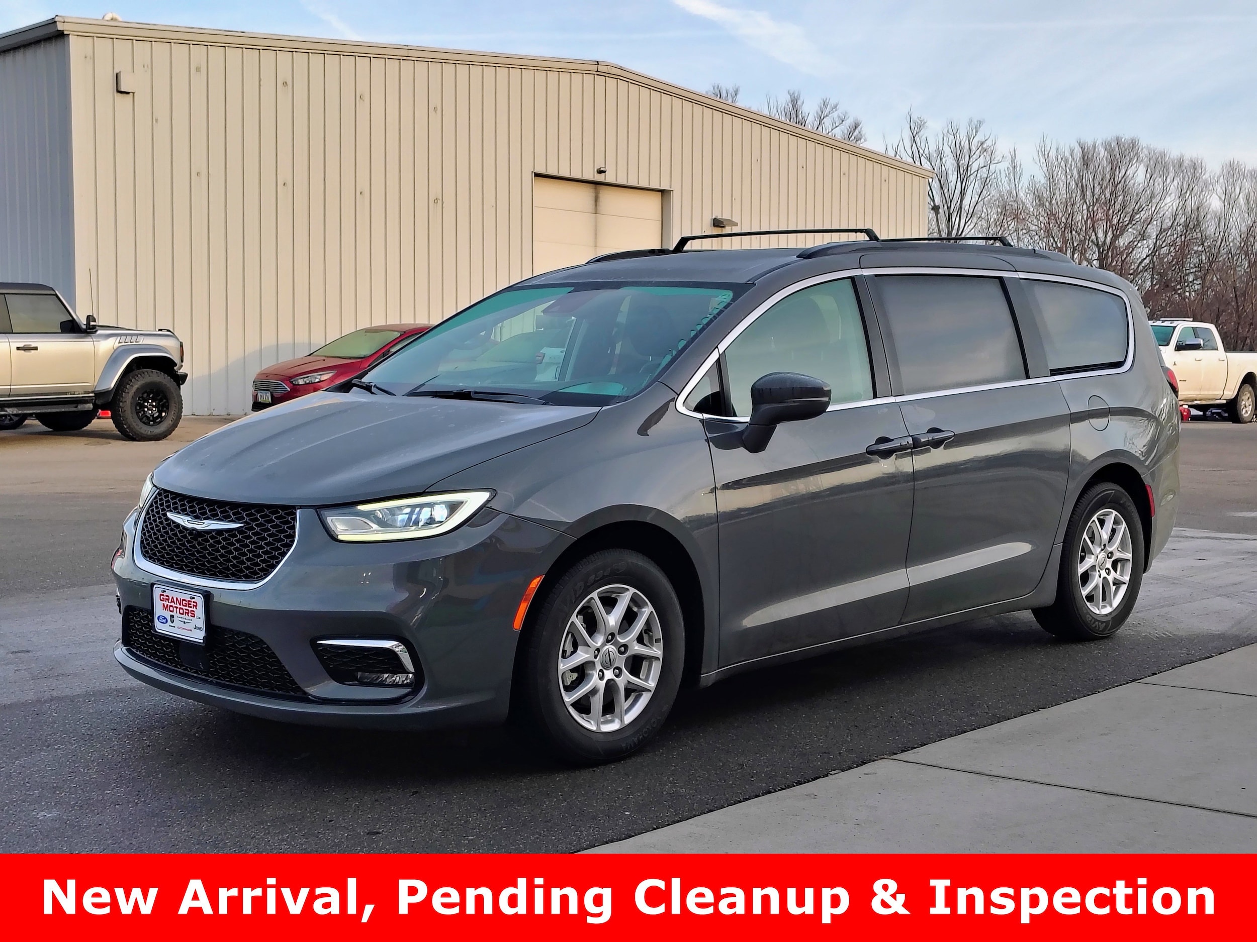 2022 Chrysler Pacifica Touring L's photo