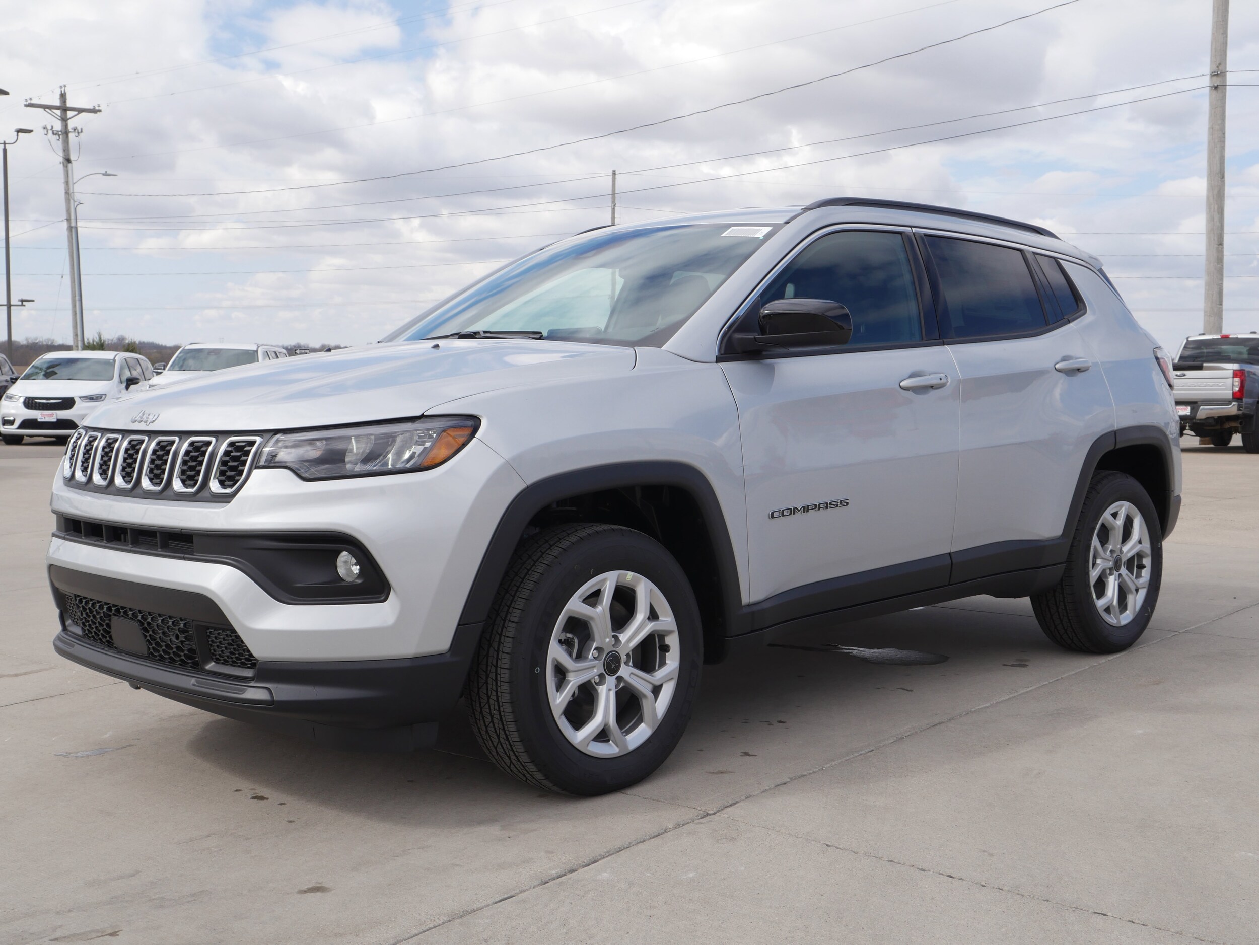 2025 Jeep Compass Latitude photo 4