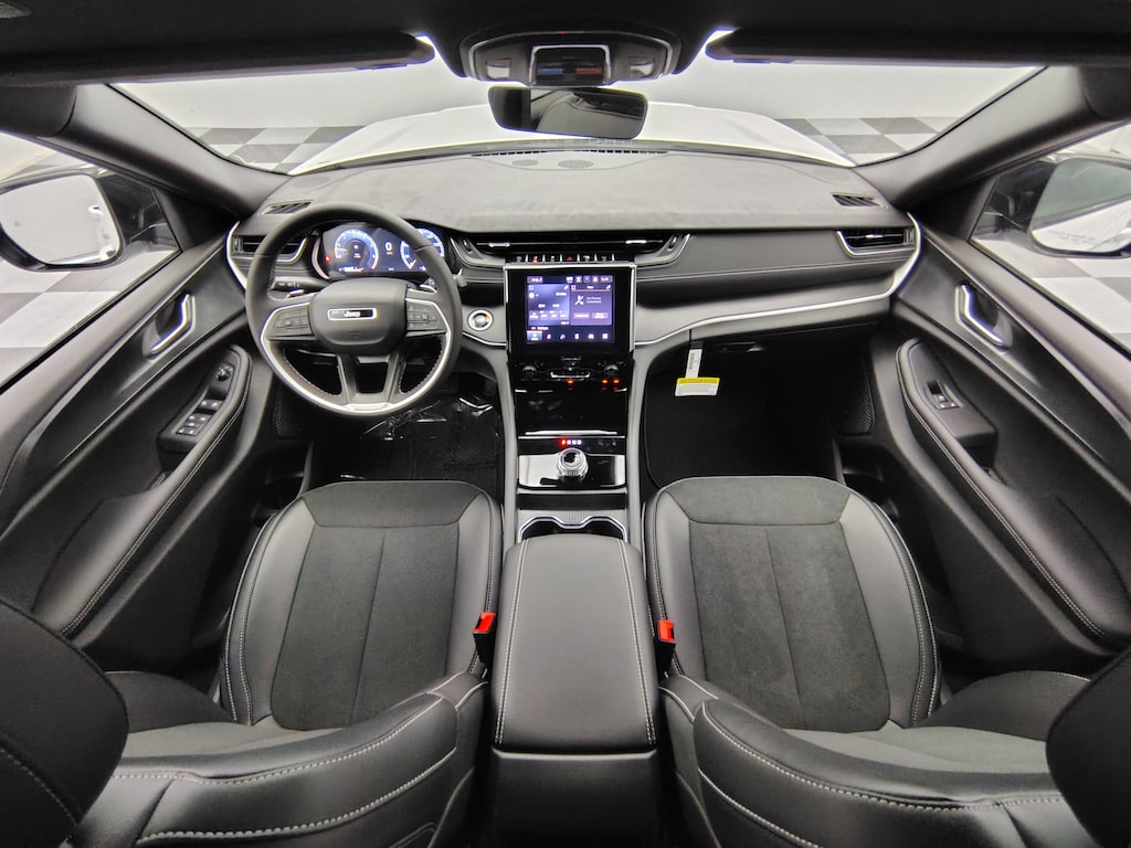 New 2025 Jeep Grand Cherokee Altitude SUV