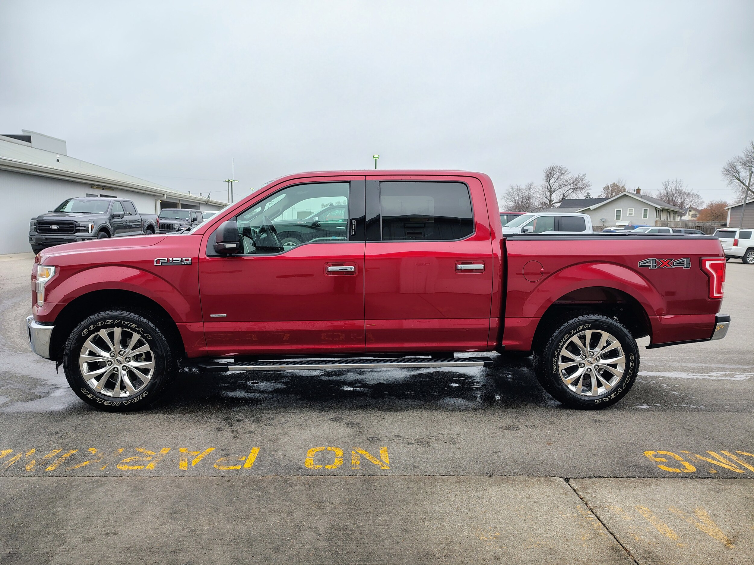 2015 Ford F-150 XLT photo 4