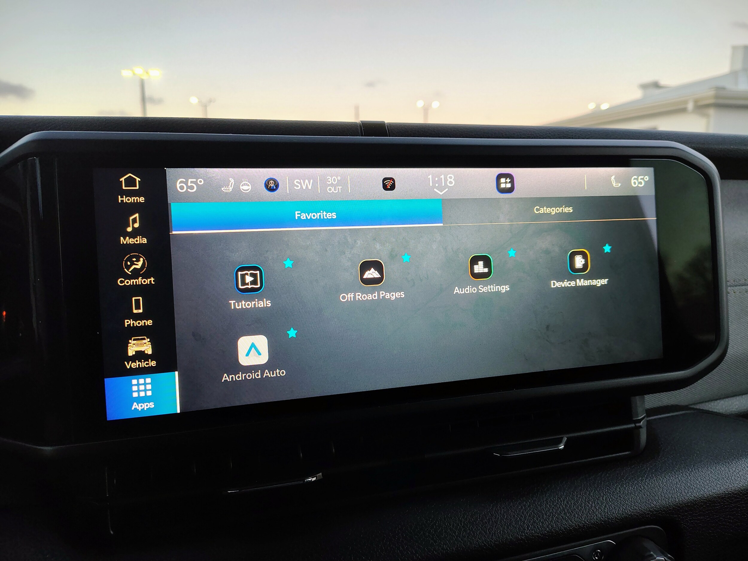 2024 Jeep Wrangler Willys photo 3