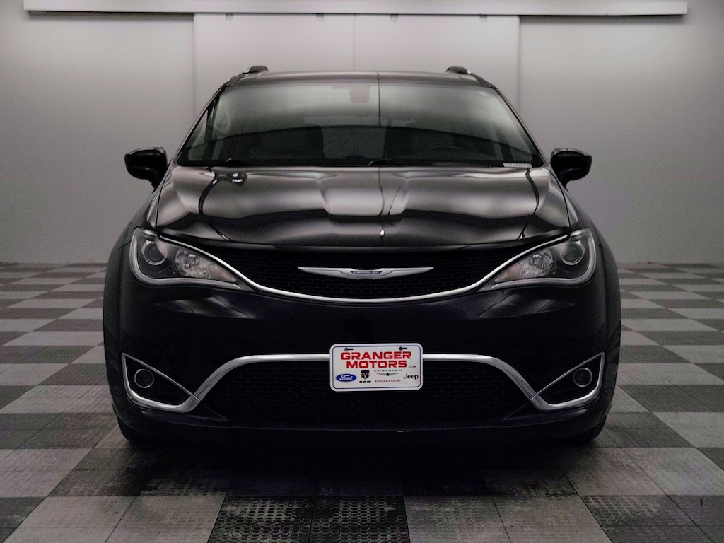 Used 2018 Chrysler Pacifica Touring L Van