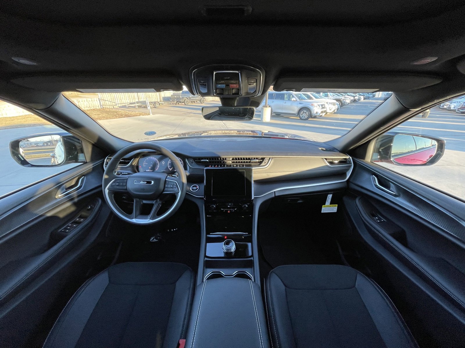2025 Jeep Grand Cherokee L photo 2