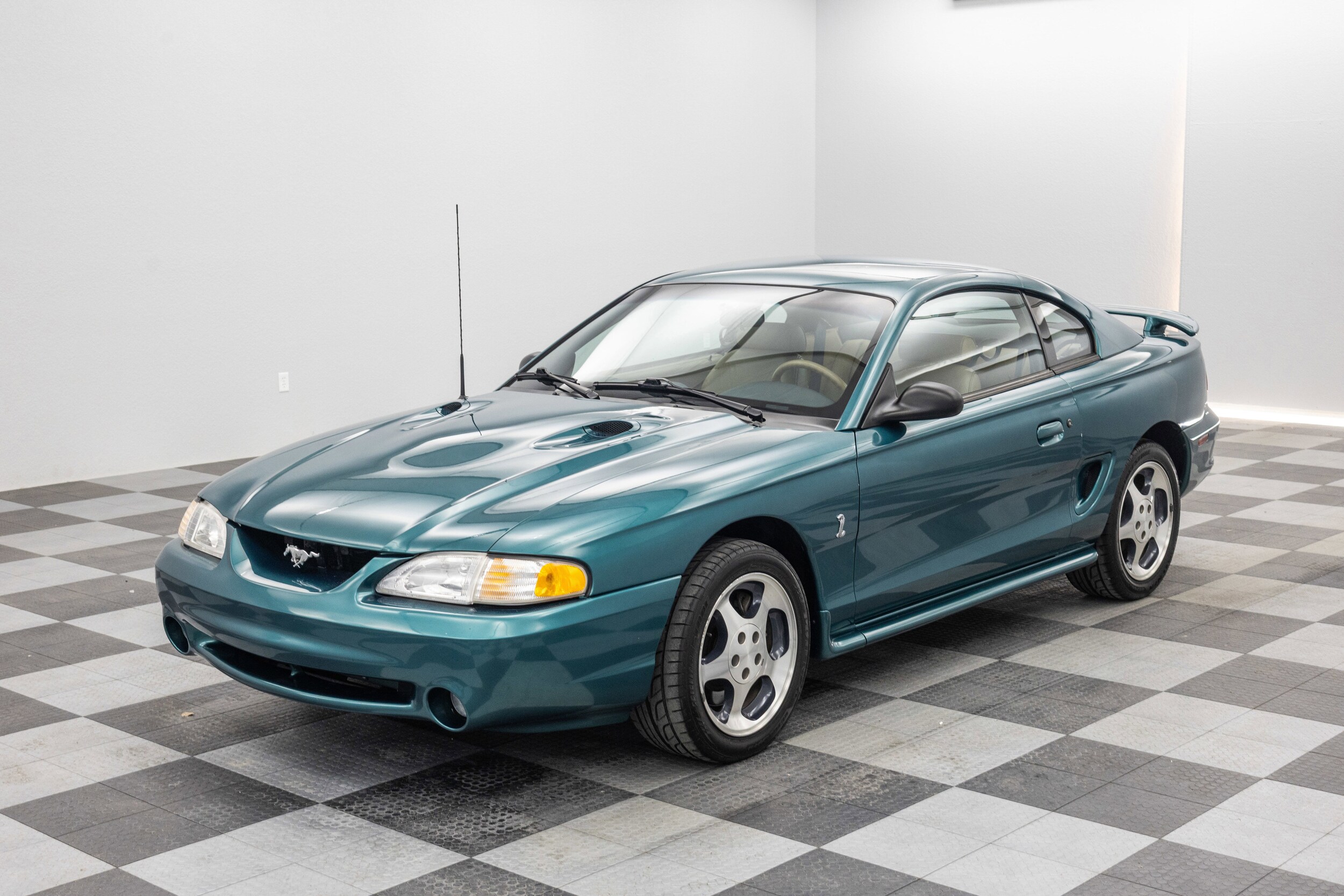1997 Ford Mustang Cobra photo 4